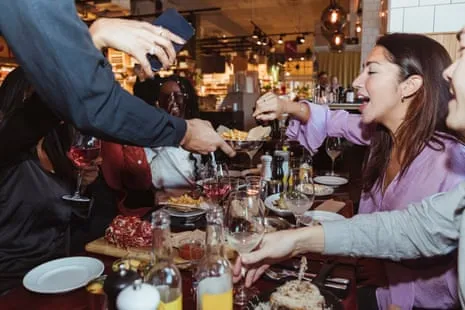 Five O’Clock Dinner Crowd: Why Young Americans Are Choosing Earlier Meal Times