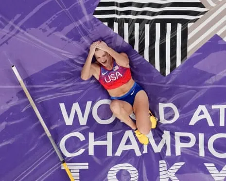 The American vaulter claims third straight world vaulting championship in nail-biting Japanese final