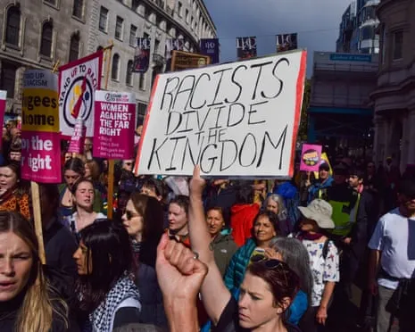UK Battles 'Struggle of This Era' After Radical Rally, States Keir Starmer