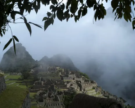 Rocks placed on Train Tracks Trap 900 Visitors near Machu Picchu